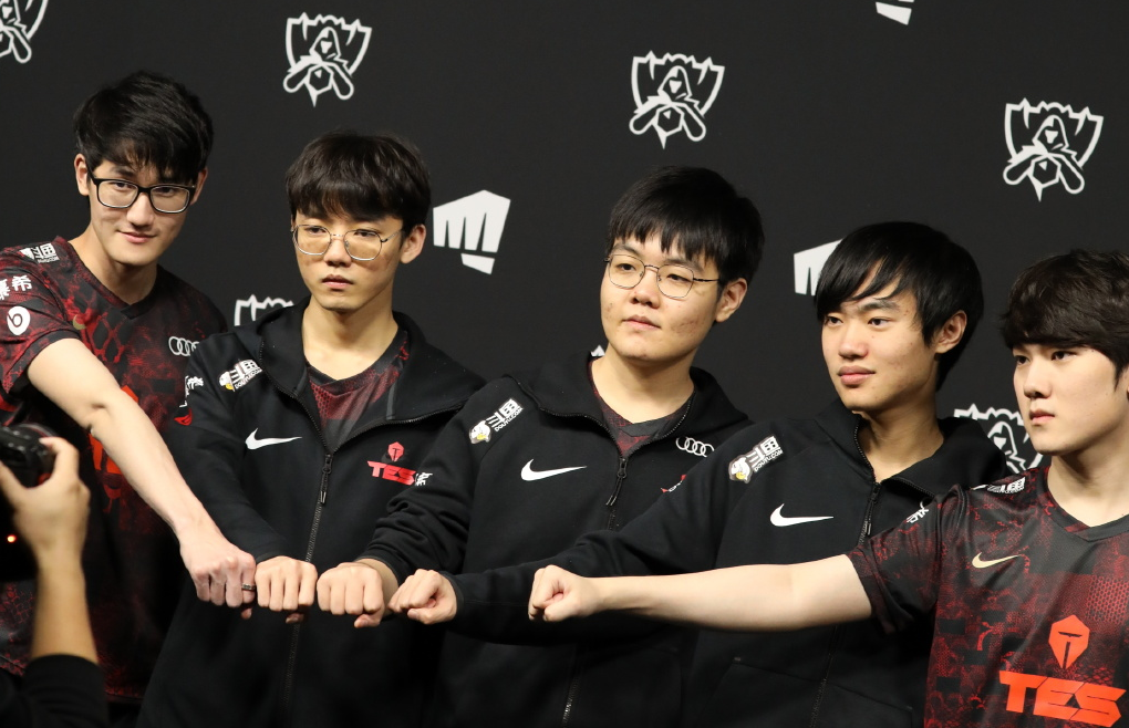 FNC轻取HKA，JackeyLove拿下关键大龙宿敌对决四强赛，技惊四座