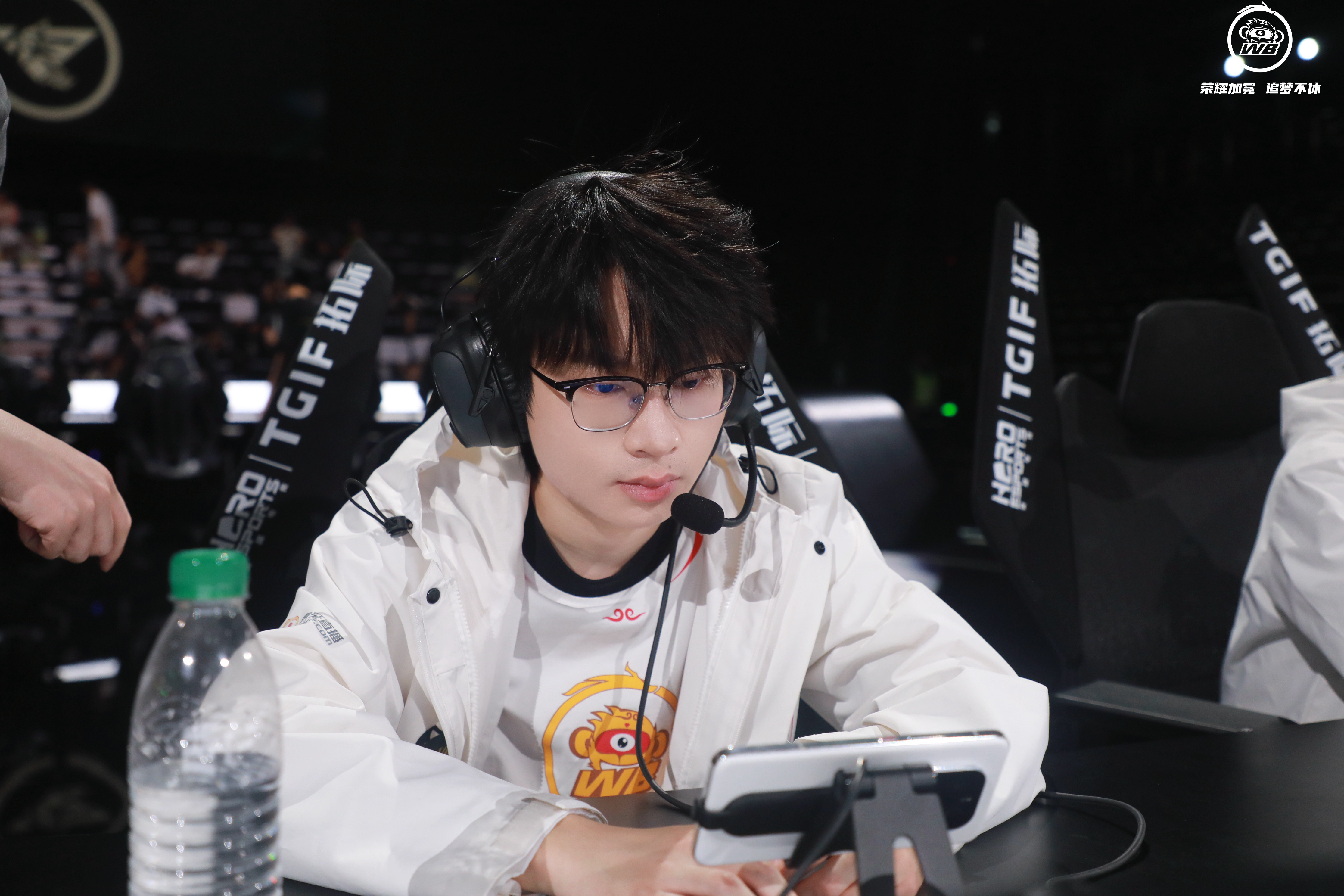 WBG力克HLE,Ruler操刀奇招英雄翻盘激烈交锋八强赛,留下经典瞬间 WBG力克HLE,Ruler操刀奇招英雄翻盘激烈交锋八强赛,留下经典瞬间